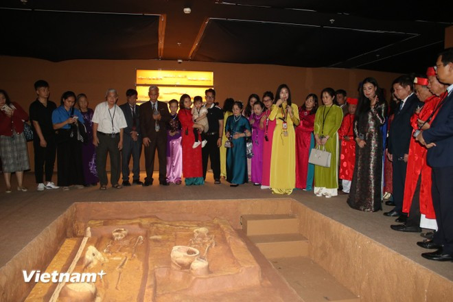 A 3D-mapped exhibition space on the Vuon Chuoi site at the Hanoi Museum, featuring integrated audio-visual narration. (Photo: VietnamPlus)