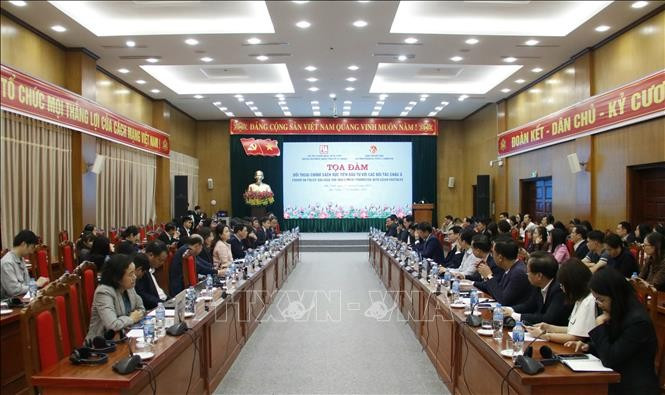 At the investment promotion policy dialogue with Asian partners in Bac Ninh province on November 7. (Photo: VNA)