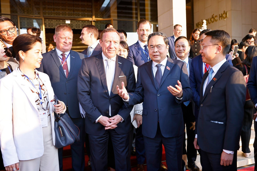National Assembly Chairman Tran Thanh Man on November 24 receives a delegation of the European–ASEAN Business Council (EU-ABC) and the European Chamber of Commerce in Vietnam (EuroCham). (Photo: VNA)