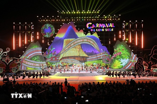 A dancing performance at the Ha Long Carnival 2025 (Illustrative photo: VNA)