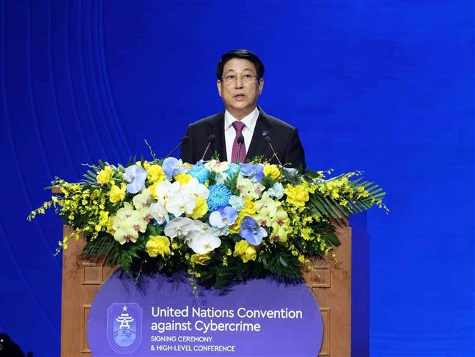 Vietnamese State President Luong Cuong delivers the welcome remarks at the Signing Ceremony of the United Nations Convention against Cybercrime (Hanoi Convention) at the National Convention Centre in Hanoi on October 25. (Photo: VNA)