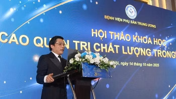 Prof. Nguyen Duy Anh, Director of the National Hospital of Obstetrics and Gynaecology, speaks at the workshop (Photo: VietnamPlus)