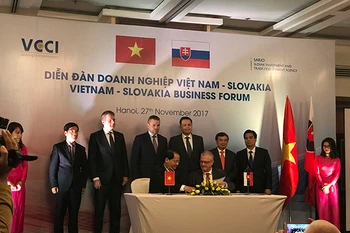 Vietnam, Slovakia promote economic cooperation