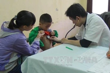 Ninh Binh: Needy children receive free heart checkups