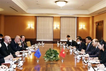 President meets foreign leaders attending state funeral of late Japanese PM