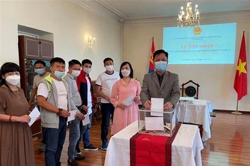 Vietnamese in Mongolia support COVID-19 fight at home