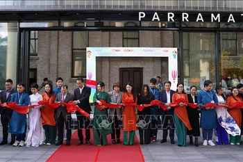 At a ribbon cutting ceremony (Photo: VNA)