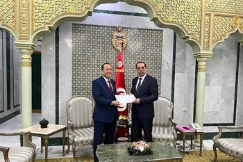 Tunisia eyes to further beef up relations with Vietnam