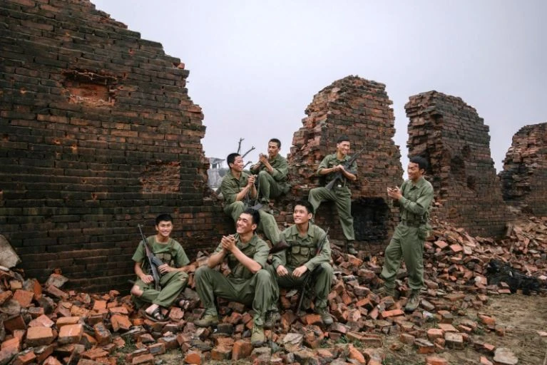 “Red Rain” is among the 17 outstanding films screened at the “Vietnam Film Week – The Journey of Light”. (Photo: qdnd.vn)