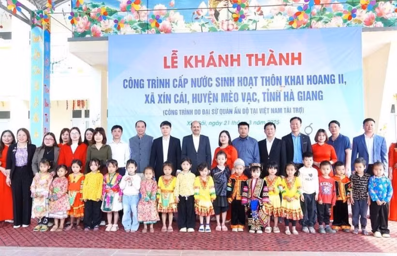 Participants at the inauguration ceremony. (Photo: baomoi.com)