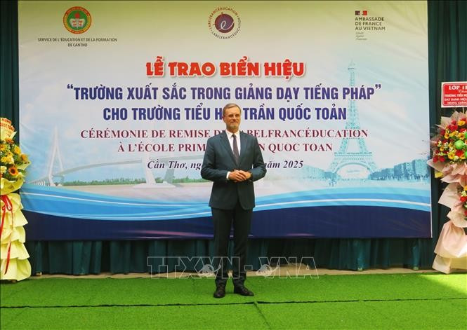 French Ambassador to Vietnam Olivier Brochet speaks at the event. (Photo: VNA)