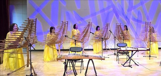 Traditional Vietnamese music strikes a cultural chord with RoK audiences (Photo: VNA)