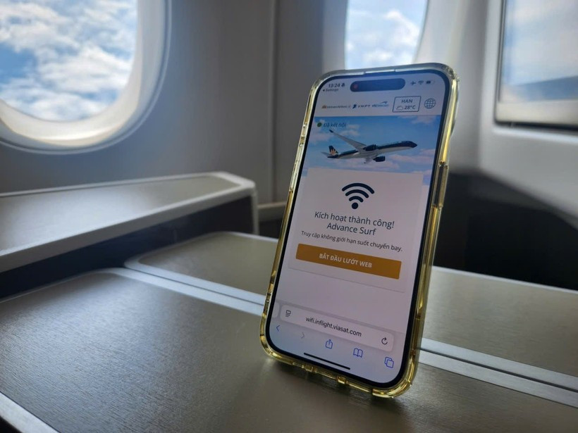 Vietnam Airlines rolls out in-flight internet on international routes. (Photo: VNA)