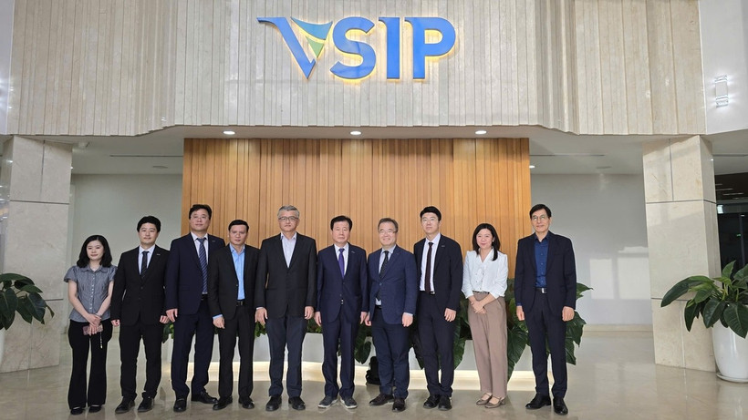 A delegation from the Korea SMEs and Startups Agency visits the Vietnam–Singapore Industrial Park (VSIP). (Photo: KOSME) 