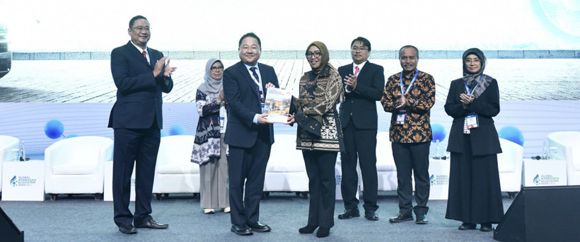 Hyundai Motor presents action plans for waste-to- hydrogen ecosystem in Indonesia at the Global Hydrogen Ecosystem Summit held in Jakarta on April 15. (Photo: hyundai.com)