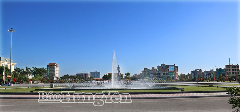Nguyen Van Linh Square in Pho Hien Ward, the venue for the art performance and fireworks celebrating the 80th National Day. (Photo: baohungyen.vn)