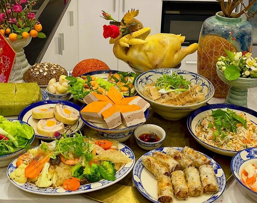 A traditional Tet feast of Hanoi (Photo: VNA)