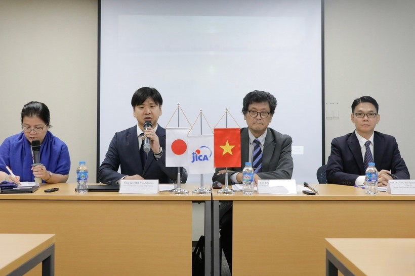The press conference introducing Japan’s semiconductor technology and cooperation between Vietnam and Japan in the field. (Photo: JICA) 