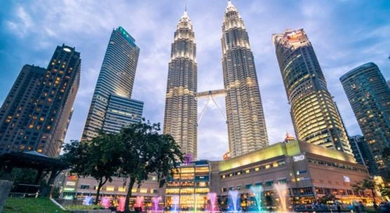 A view of Kuala Lumpur at night (Photo: imf.org)