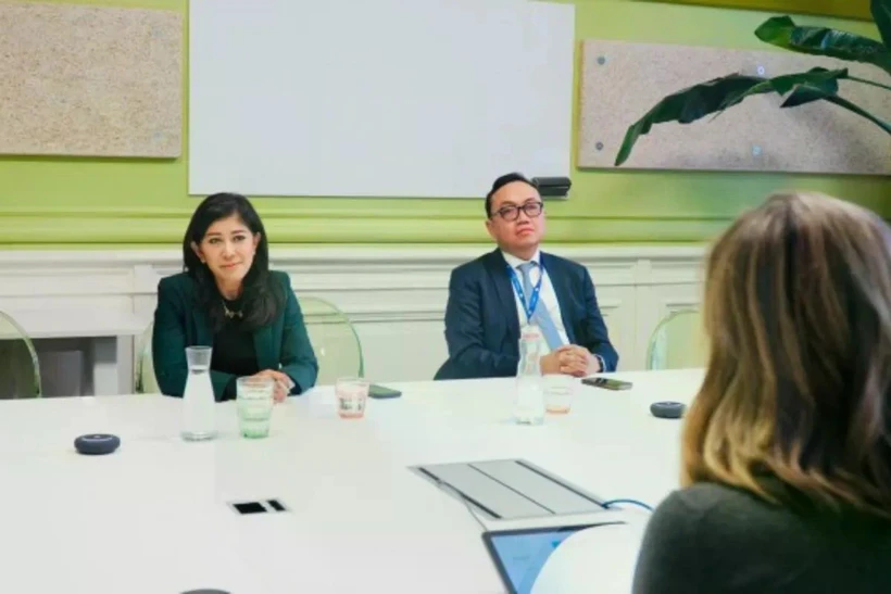 Indonesia's Communication and Digital Affairs Minister Meutya Hafid (left) met with YouTube's vice president of public policy, Leslie Miller, at Google's Paris office in France on February 9, 2025. (Photo: ANTARA) 