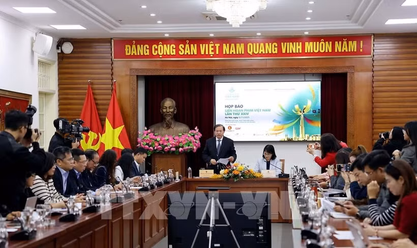 Delegates at the press conference (Photo: VNA)