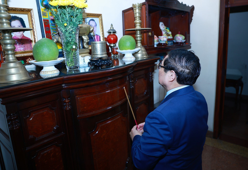 PM pays tribute to late Prime Minister Phan Van Khai (Photo: VNA)