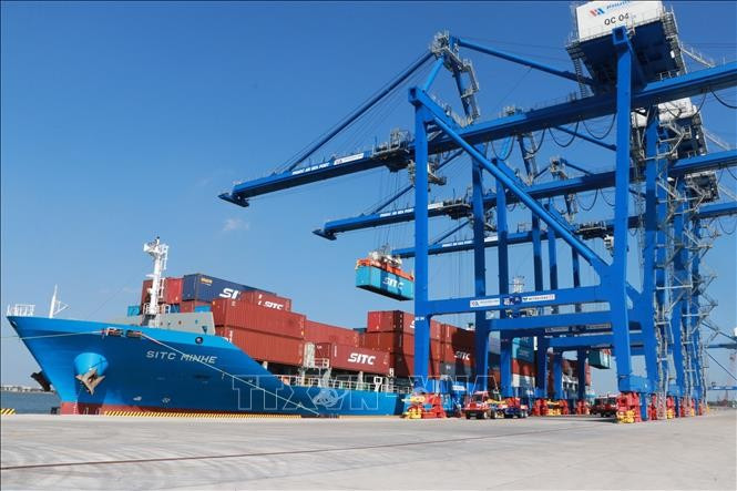 Phuoc An port receives the inaugural SITC container vessel. (Photo: VNA)