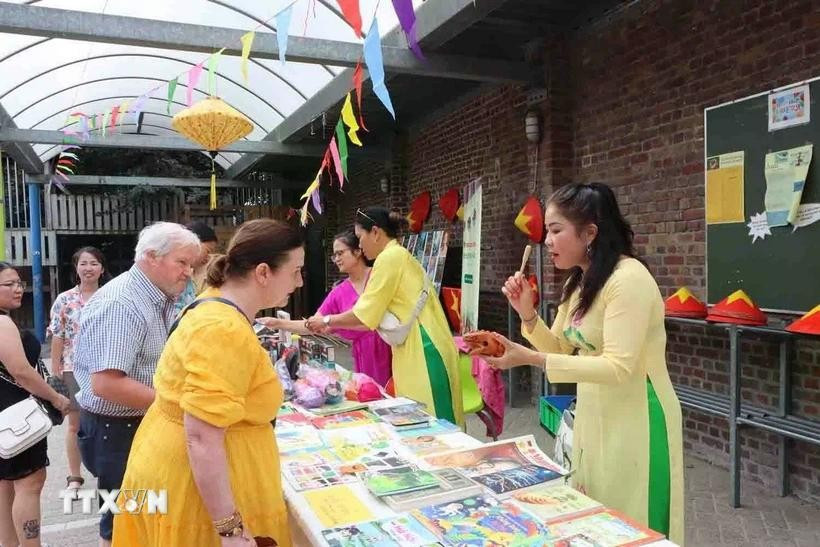 OVs in Belgium promote humanitarian ties with homeland