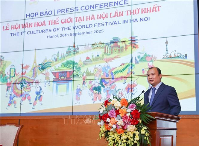 Deputy Minister of Culture, Sports and Tourism Le Hai Binh speaks at the press conference on September 26. (Photo: VNA)
