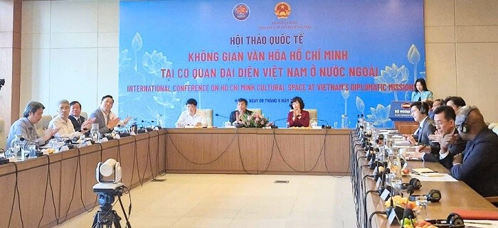 The international seminar on "Ho Chi Minh Cultural Space at Vietnamese Diplomatic Missions Abroad" was held in commemoration of the 135th birth anniversary of President Ho Chi Minh and the 80th founding anniversary of Vietnam’s diplomatic service.(Photo: petrovietnam.petrotimes.vn) 