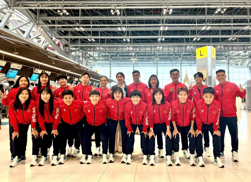 The Vietnam women’s futsal team return home after a successful campaign at the 33rd SEA Games. (Photo: VFF) 