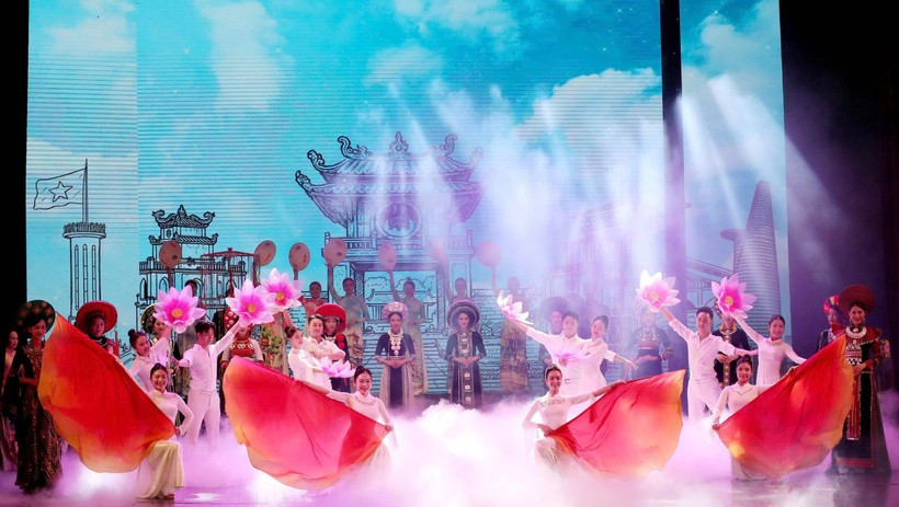 For generations, ao dai has embodied elegance, modesty, and grace, reflecting the spirit and personality of the Vietnamese people. (Photo: VietnamPlus)