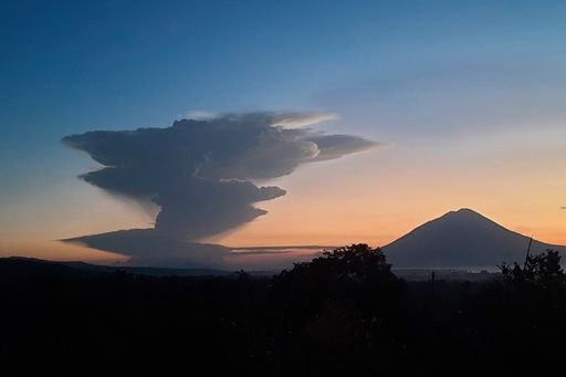 Indonesia raises alert for Mount Bur Ni Telong volcano after spike in activity (Photo: AP) 