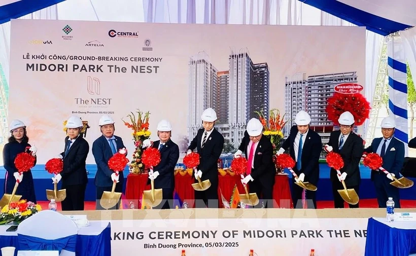 Delegates at the groundbreaking ceremony. (Photo: VNA)