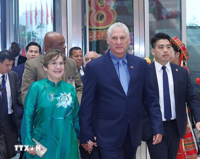 Miguel Díaz-Canel Bermúdez, First Secretary of the Communist Party of Cuba Central Committee and President of Cuba and his spouse attend the grand banquet marking the 80th National Day of Vietnam. (Photo: VNA)