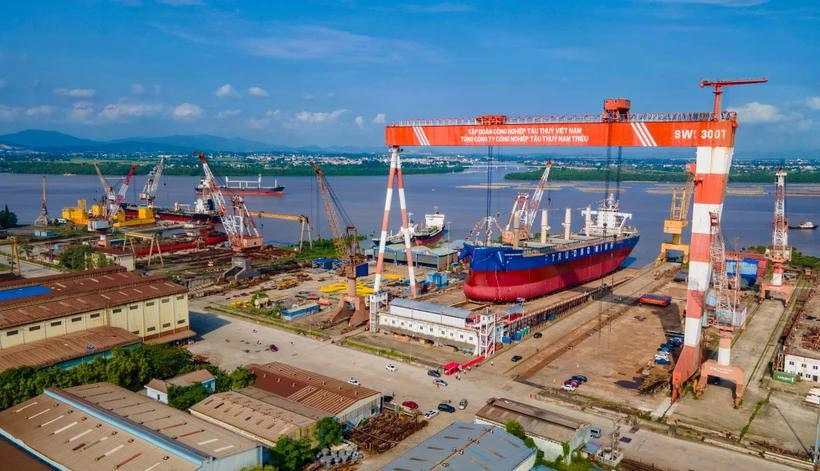 Vietnam rises as a competitive force in global shipbuilding (Photo: VietnamPlus)