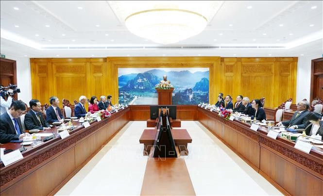 An overview of the talks between the Vietnam Peace Committee and the Lao Committee for Peace and Solidarity. (Photo: VNA)