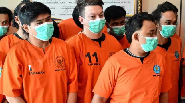 An American man and two Kazakh nationals face the death penalty for alleged drug crimes on the popular Indonesian resort island of Bali (Photo: AP) 