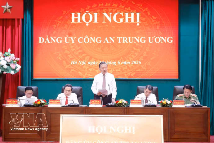 Party General Secretary and State President To Lam speaks at the conference (Photo: VNA)
