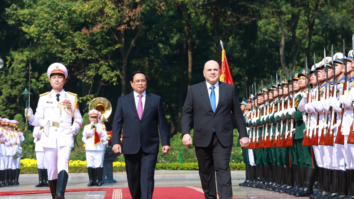 PM hosts welcome ceremony for Russian counterpart