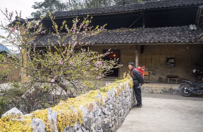 A rammed-earth house of the Mong ethnic community in the mountainous province of Tuyen Quang. (Photo: VNA)