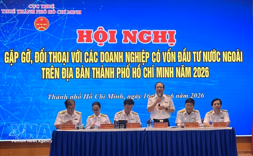 Representatives of Ho Chi Minh City's tax agency address concerns and clarify tax-related issues raised by the FDI business community. (Photo: VNA)