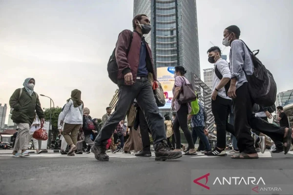 Indonesia reports strong job, investment growth