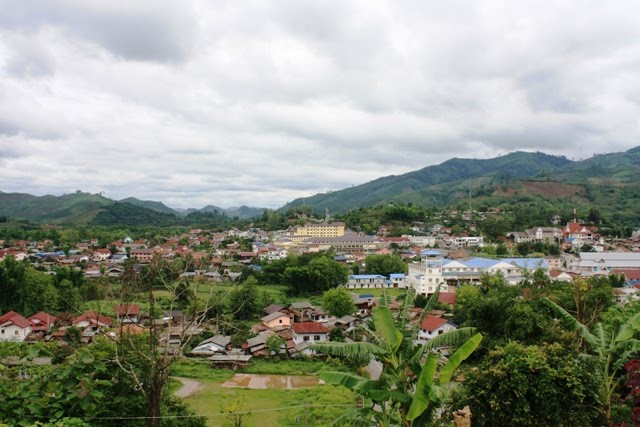 Lao province seeks long-term cooperation with Ha Nam ảnh 1