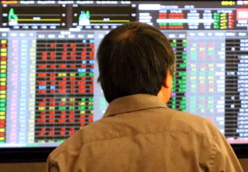 Energy stocks boost Vietnam markets ảnh 1