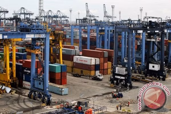 Indonesia sees surge in trade surplus as imports decline ảnh 1