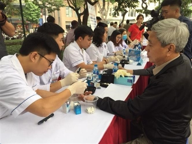 Vietnam needs measures to deal with non-communicable diseases ảnh 1