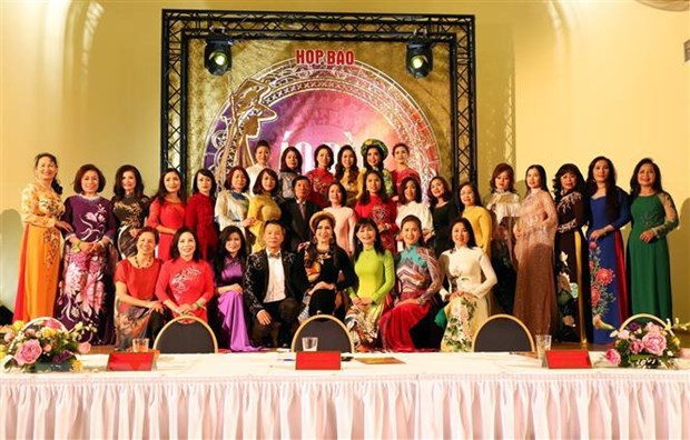 Second Ao dai pageant for diplomats’ spouses in May 2020 ảnh 1