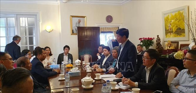 Deputy FM visits overseas Vietnamese in UK ảnh 1 Deputy FM visits overseas Vietnamese in UK ảnh 1