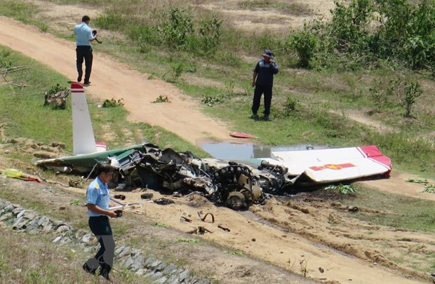 Military training aircraft crashes, two killed ảnh 1